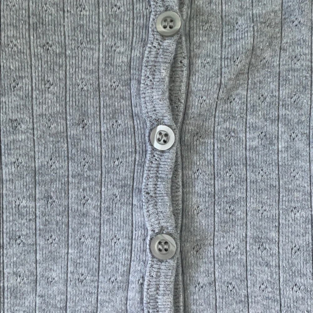 gray zelly top - Picture 3 of 5
